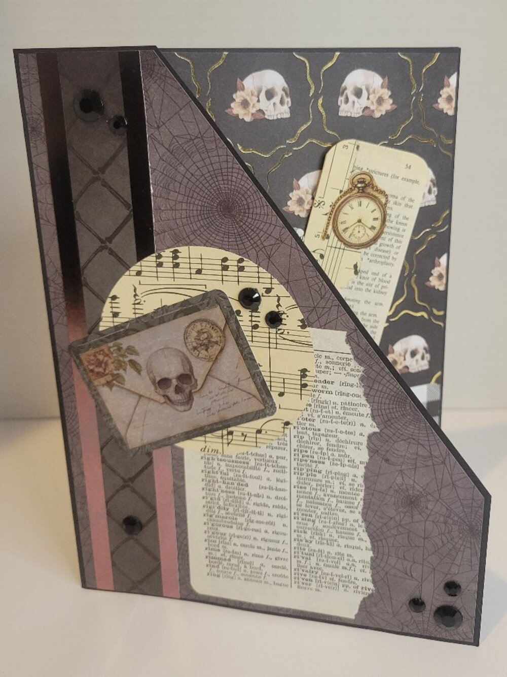 Junk Journal Halloween Spooky Folio with 30 pieces of ephemera